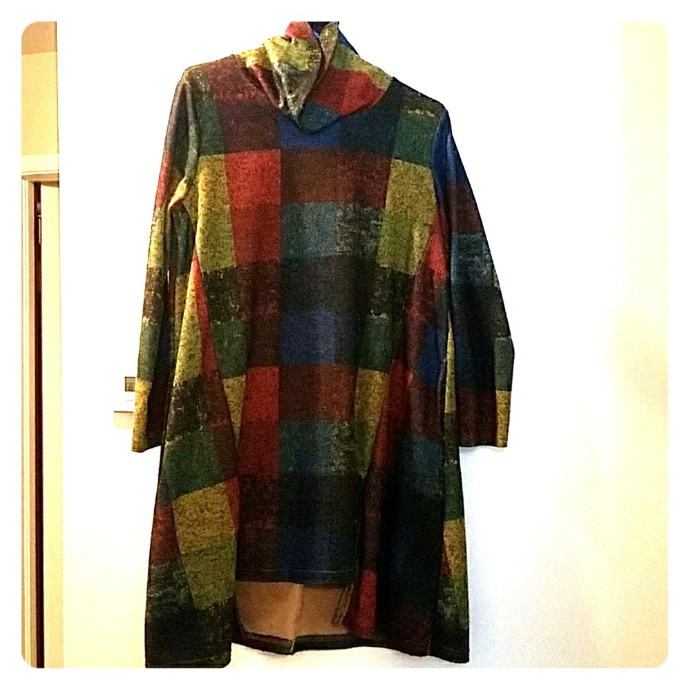 Yipiniyitchu Tunic